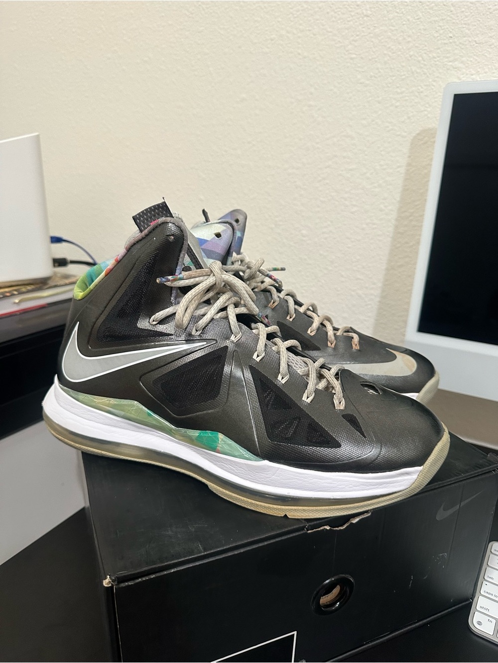 Men’s Nike LeBron 10 Prism Black/Strata Grey-White 541100-004 2012 Size 12